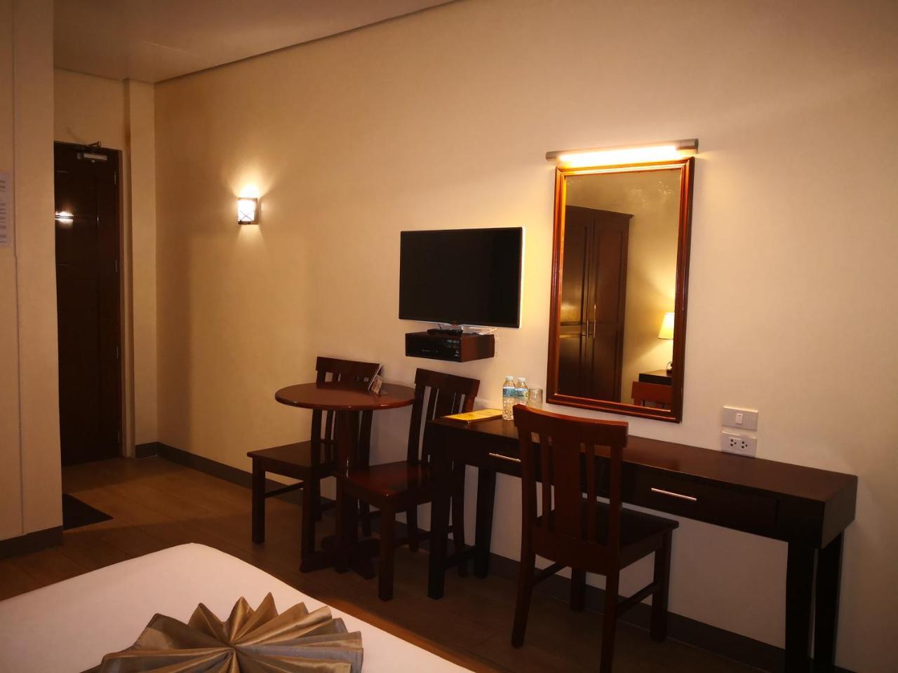 Sea Garden Resort Iloilo Pavia Exterior foto